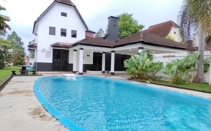 Private Pool Bungalow @ A Famosa