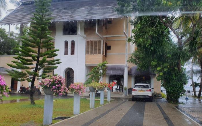 Hotel Leaf on Lagoon