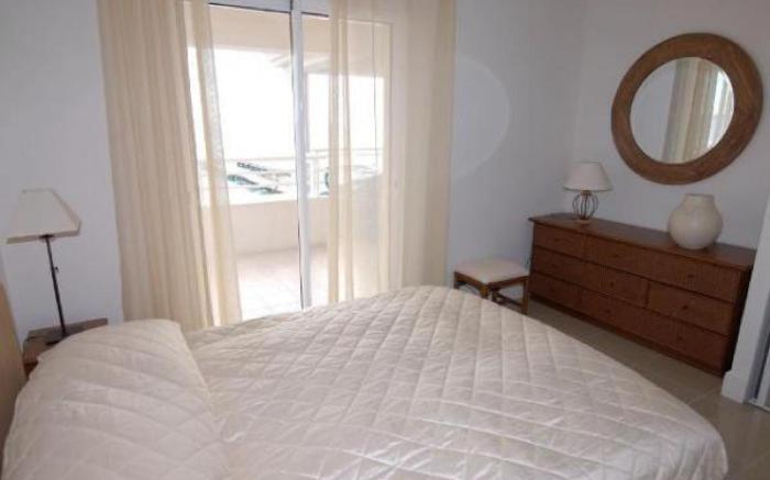 Stunning three bedroom apartment on seafront in Cannes with panoramic sea views 399 - 399
