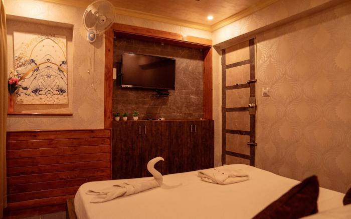 SEASONS SUITES (J.P. NAGAR)
