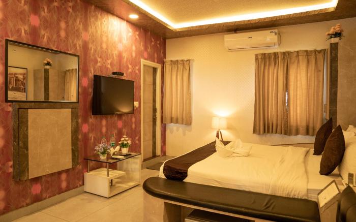 SEASONS SUITES (J.P. NAGAR)