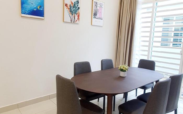 CHEERFUL 4-BED ROOM BUNGALOW 10PAX@ALMA NEAR JUSCO
