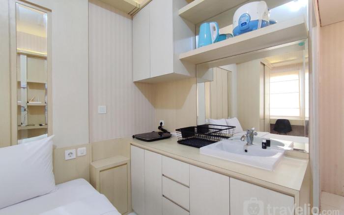 Comfort Studio at Candiland Apartment By Travelio
