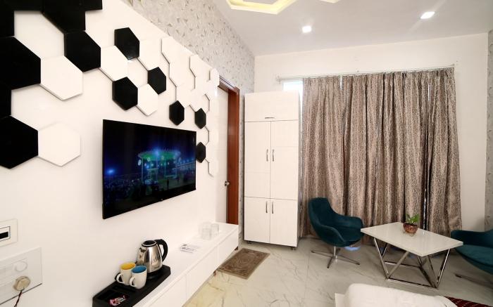 RAJA JI HOTELS & RESTAURANT