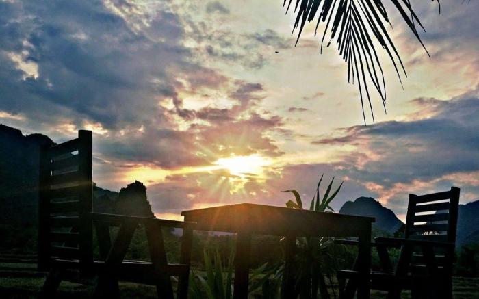 Vang Vieng Savanh Sunset View Resort