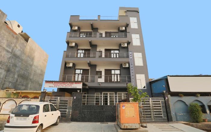 Hotel O Noida Premium Inn