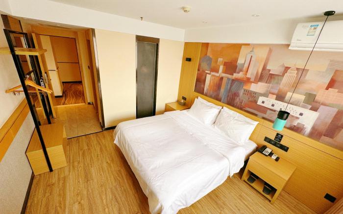 Hanting Hotel Changchun Gongnong Square Metro Station