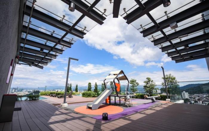 Ekocheras Grandeur Suite: Luxury Design by Moka