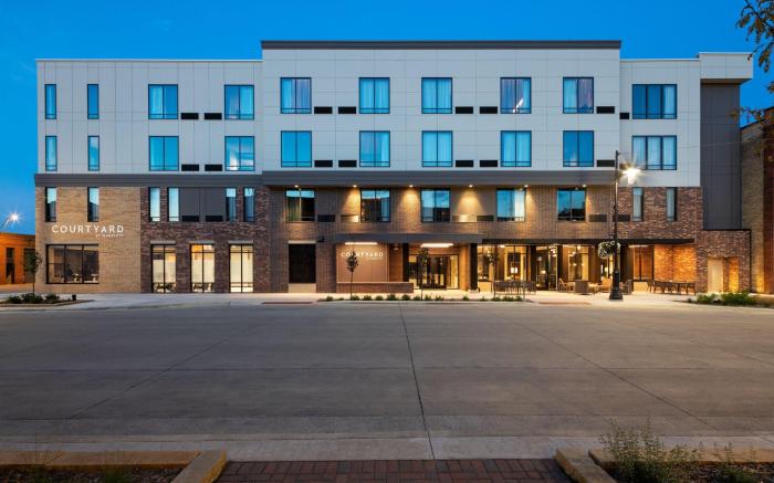 Courtyard Owatonna Downtown