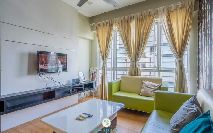 Cozy 2-bedroom for 4 pax with Pool | Subang Jaya