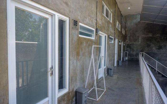 RedDoorz near Jumbo Mall Sragen