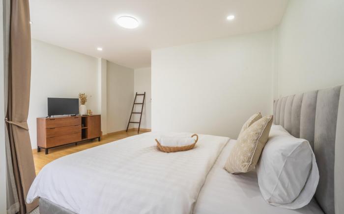 The B Hostel