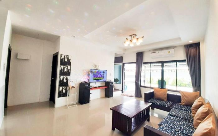 Slider  Pool Villa 4 Bedroom Huahin Style Townhome