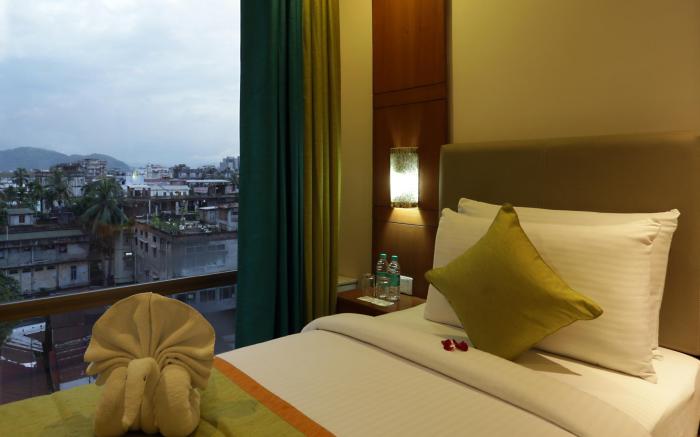 Hotel Silky Palace near Delhi Airport