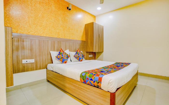 FabExpress Prakash Inn - Nr. Mumbai International Airport