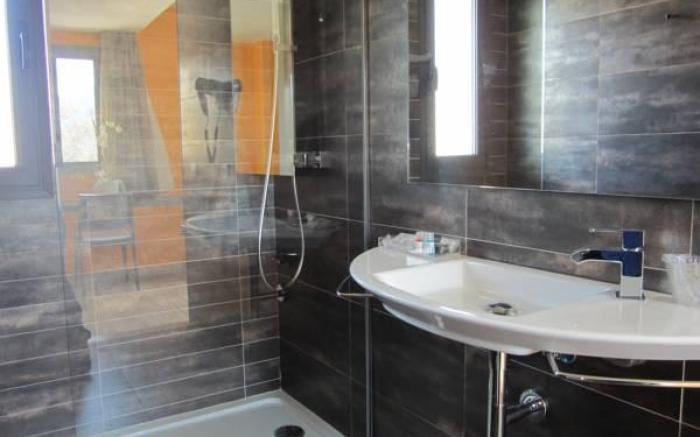 Restaurante y Alojamiento Can Mach