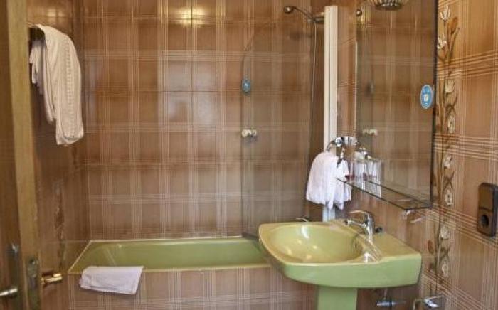 Hostal Aribel Longinos