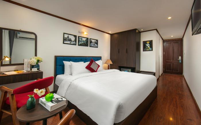 Silk Flower Hotel