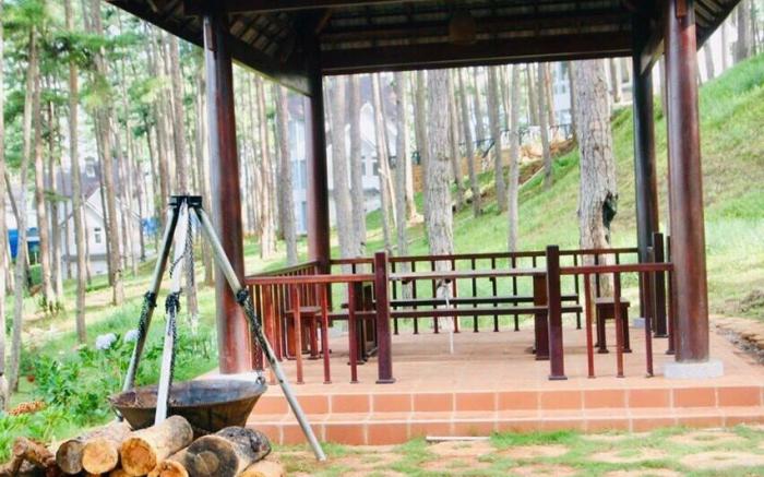 Luxury 6 bedroom villa - Tuyenlam lake view