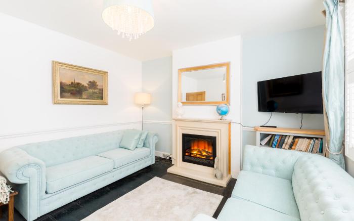 Shakespeare House, Free Parking, Town Centre Location