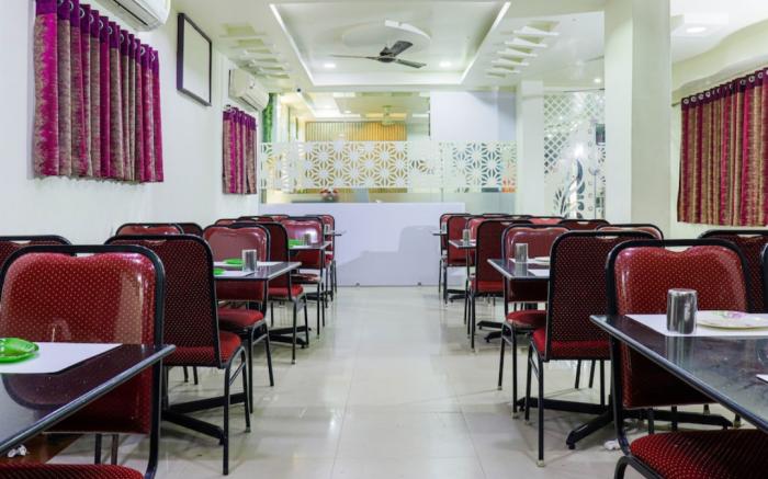 Hotel Menaka 