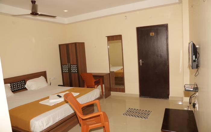 Hotel Santhosh Inn