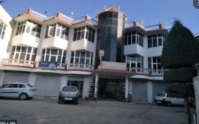 Hotel Grand Sirmaur