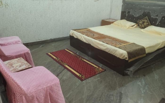 HOTEL RAJ MAHAL 