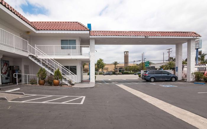 Motel 6 Norwalk, CA