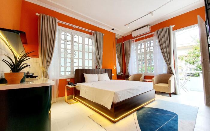 Corona Hanoi House