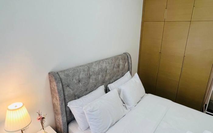 Cozy 1BR unit at R&F Princess by ANJU