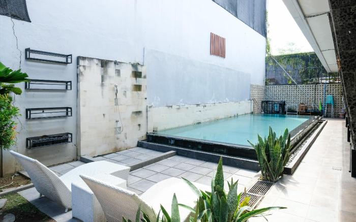Lega Legi Town House Seminyak by The Lavana