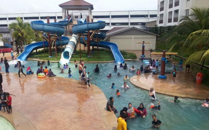 Bacok FREE WATERPARK