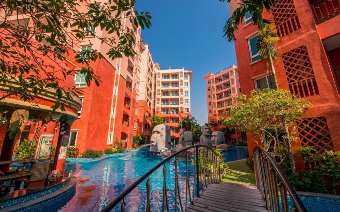 Seven Seas Resort Pattaya & Sofa bed.