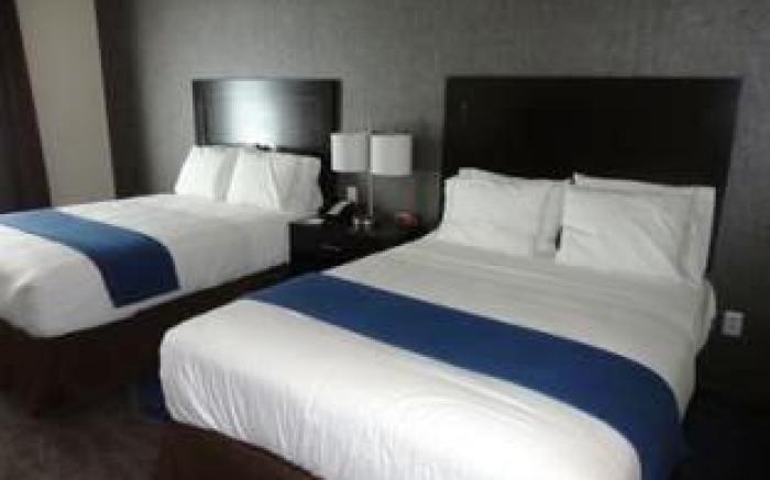 Holiday Inn Express & Suites Kansas City KU Medical Center By IHG