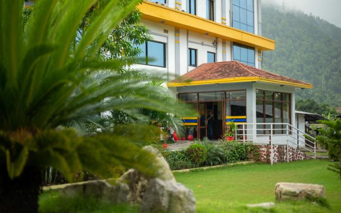 Siddhartha Riverside Resort