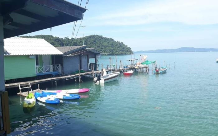 Kohchang Baanrimtalay Resort