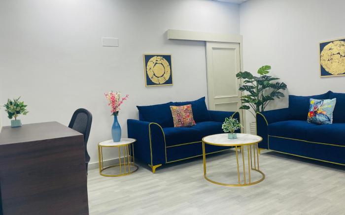 BluO 1BHK Galleria Market - BathTub, Patio, Gym TT