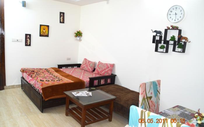 Budget Home stay 1BHK Flat Parking Lift Kitchen