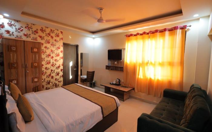 HOTEL TULSI GARDEN
