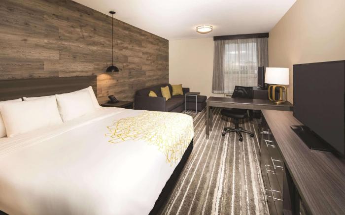 La Quinta Inn & Suites by Wyndham Atlanta South - McDonough