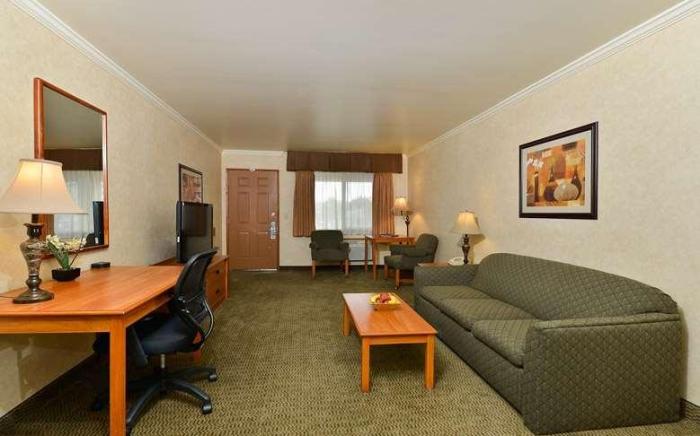 Best Western Holiday Hotel