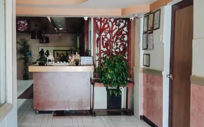 RedDoorz @ Plaza La Paz Iloilo City