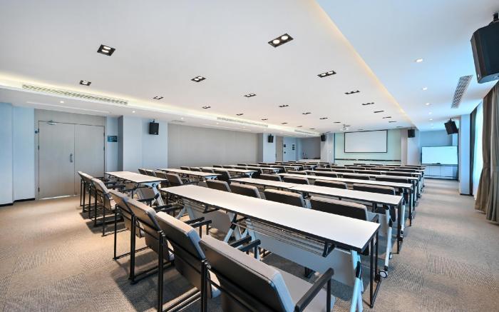 Atour Hotel Tianjin Wuqing High-speed Railway Station Florentia Village