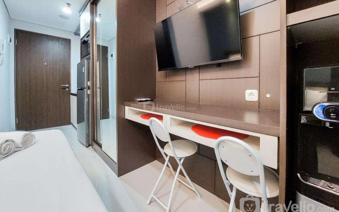 Fancy Nice Studio at Transpark Bintaro By Travelio
