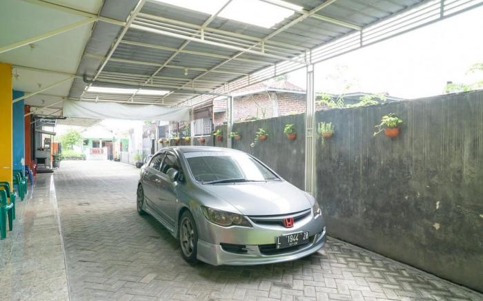 RedDoorz Syariah near Lippo Plaza Sidoarjo