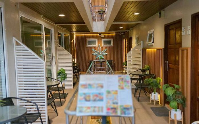 Chilli Hotel & Restaurant
