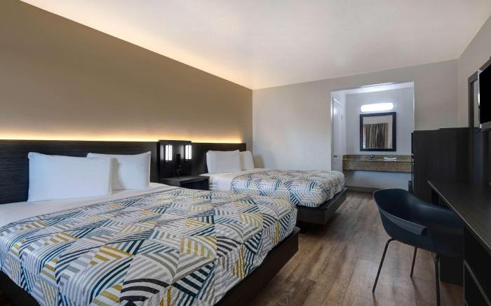 Motel 6 Buttonwillow, CA - Central