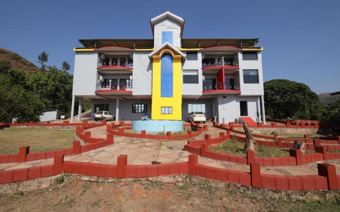 The Greenwood Resort Chikmagalur - Escape to Tranquil Mountain Views