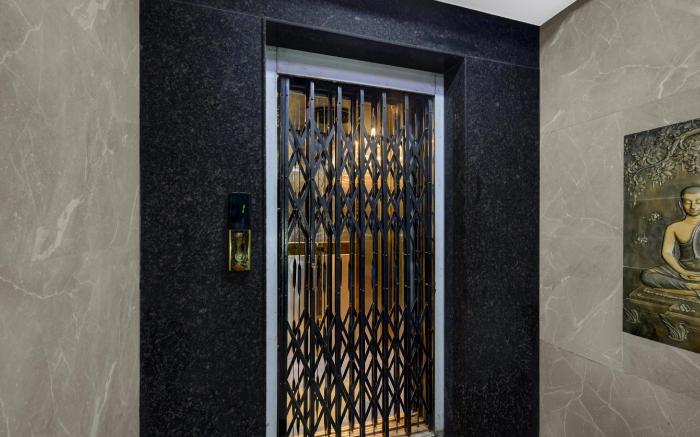 Super Townhouse Financial District Gachibowli Formerly Srinika Inn